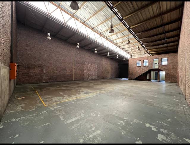 399M² WAREHOUSE TO LET IN STRIJDOMPARK